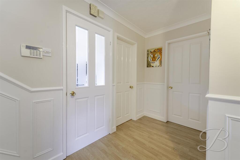 House in Mansfield, Nottinghamshire - More