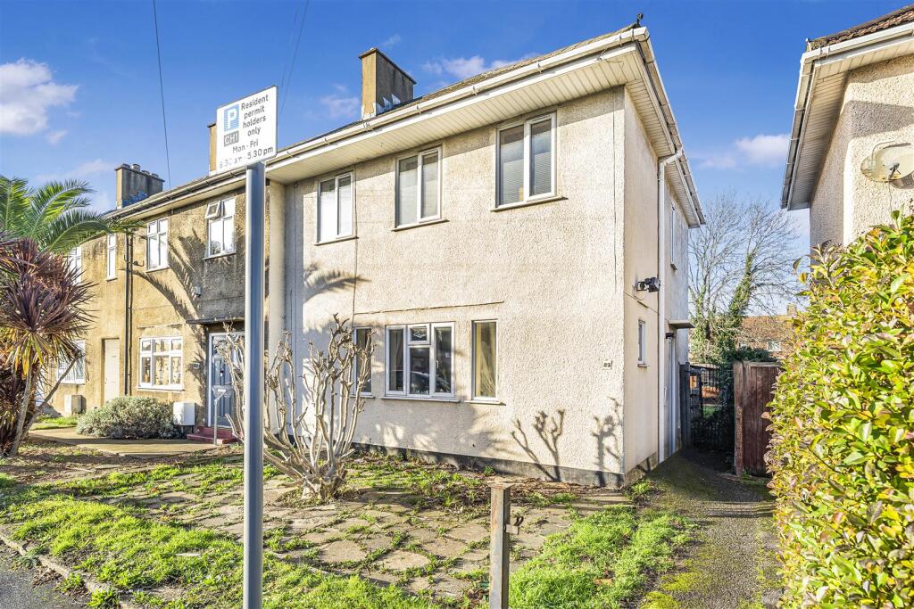 Main image of property: Lichfield Road, DAGENHAM, RM8