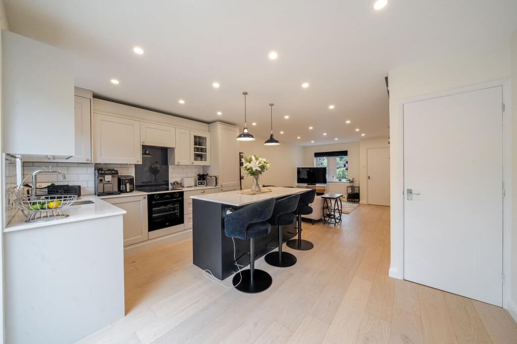 Main image of property: Dering Road, Croydon, CR0