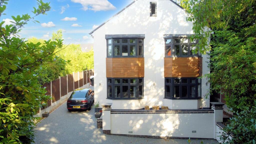 Main image of property: Toton Lane, Stapleford, Nottingham, NG9 7HB