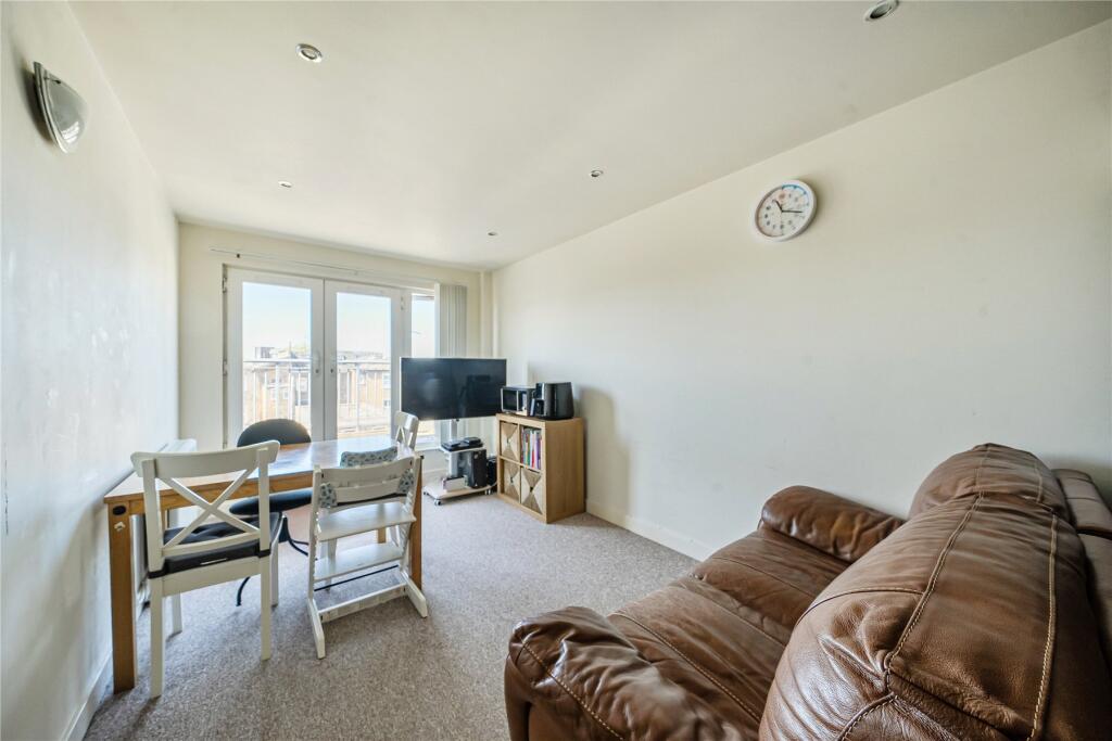 Apartment in London, Surbiton - View 2