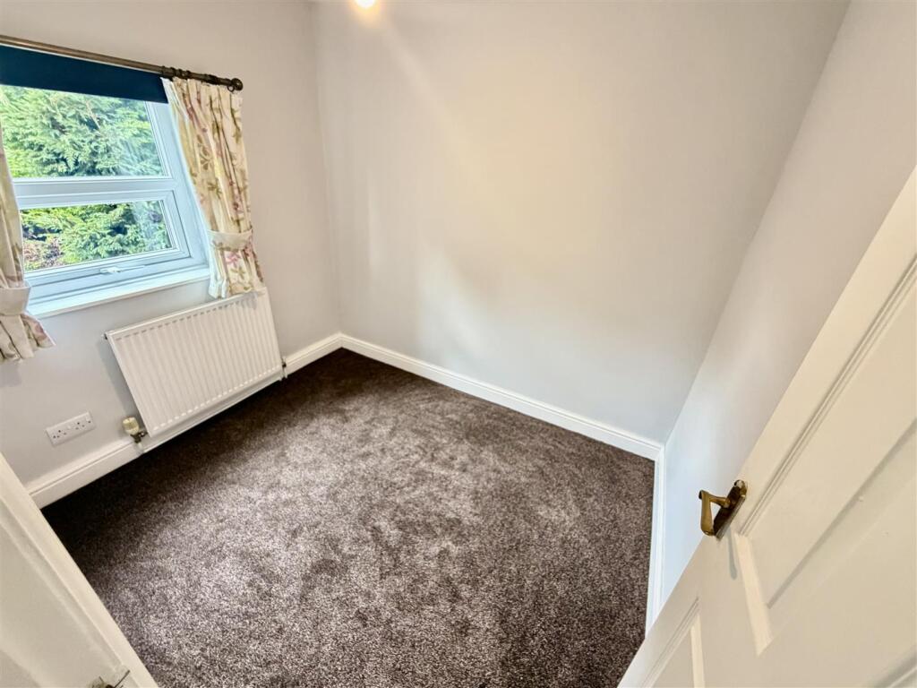 House in Lincoln - View 5