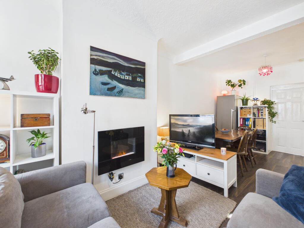 House in Hull, Kingston upon Hull - View 4