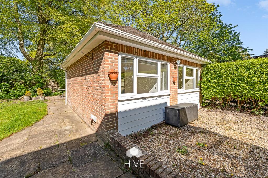Hurn Road, Ringwood photo 4