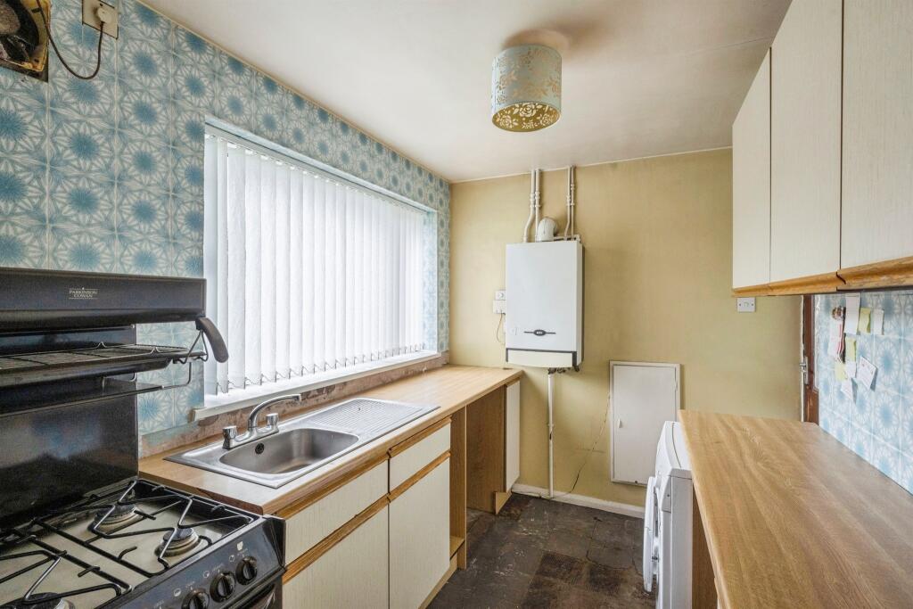 Oakwood Drive, Armthorpe, Doncaster photo 3