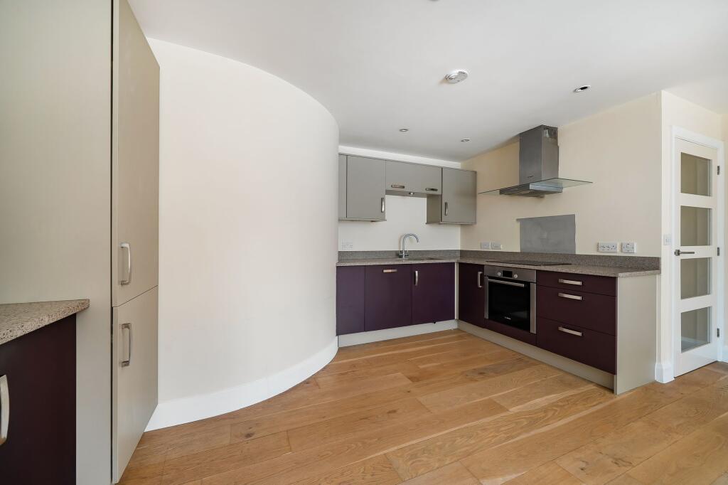 Apartment in Wokingham - View 3