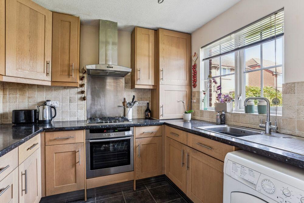 House in Three Rivers, Hertfordshire - View 3