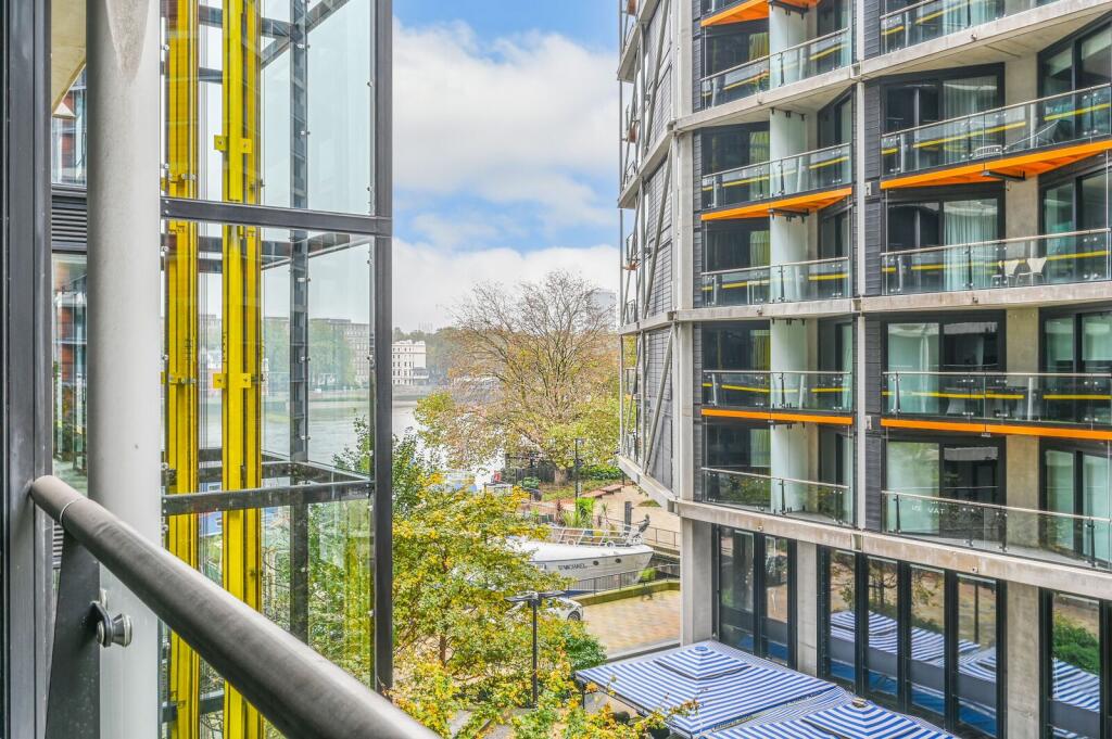 Apartment in London - More