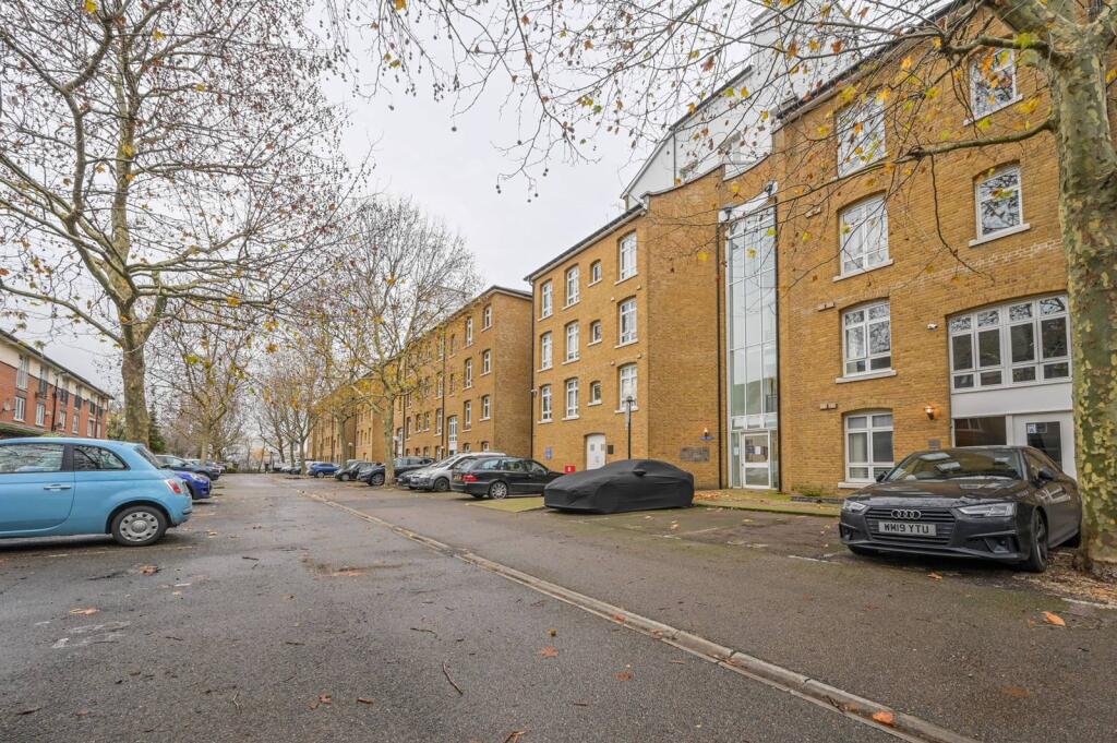 Main image of property: Fairfield Road, E3, Bow, London, E3