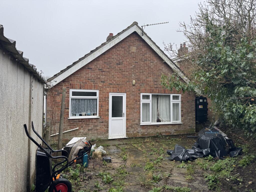 12 Filby Lane, Ormesby, Great Yarmouth, Norfolk NR29 3JR photo 2