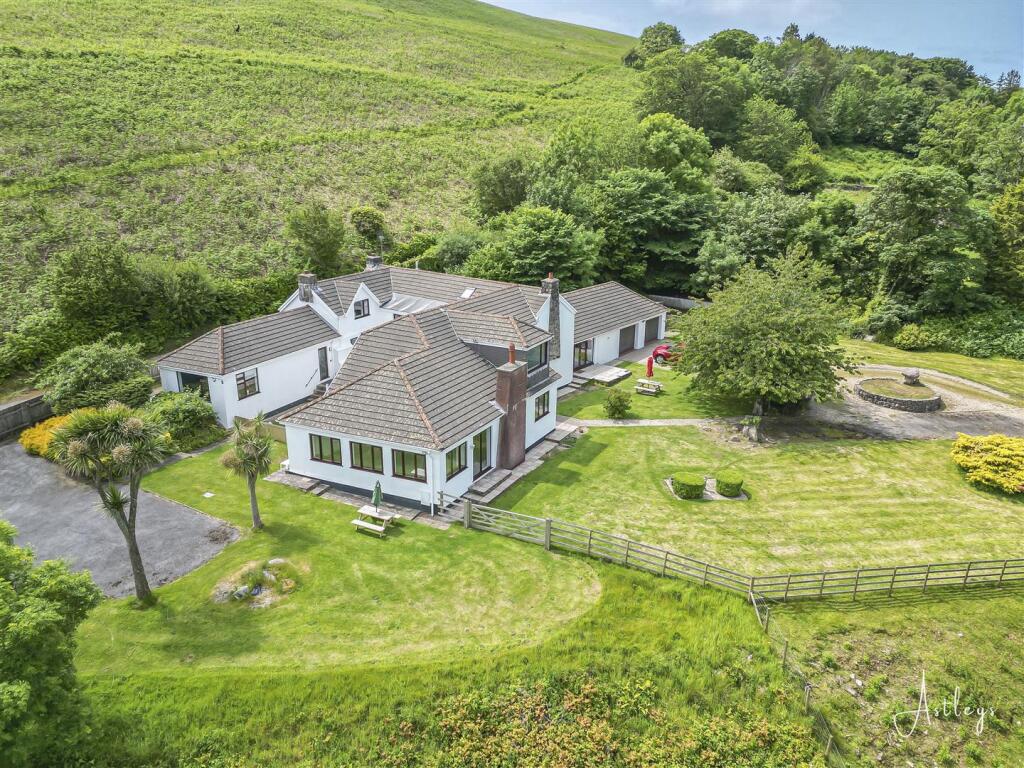 Main image of property: Llanmadoc, Swansea