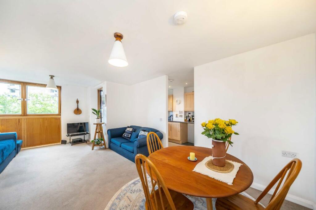 Apartment in London - View 2