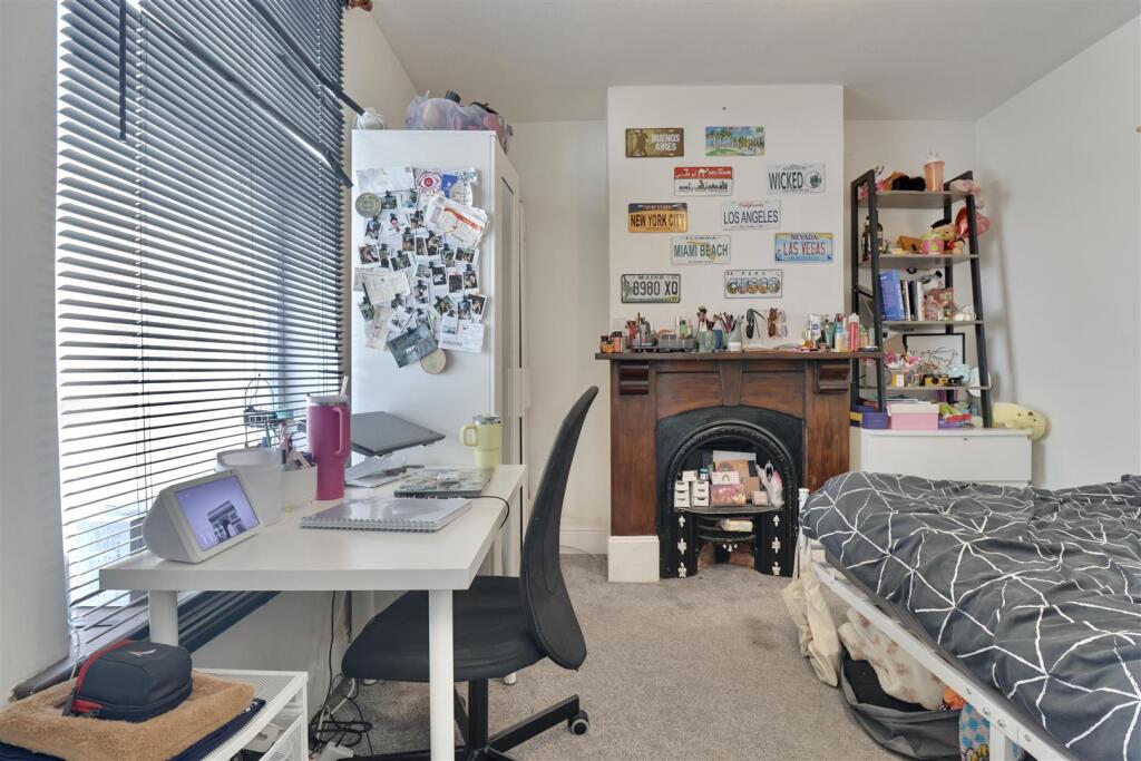 House in Portsmouth - View 5