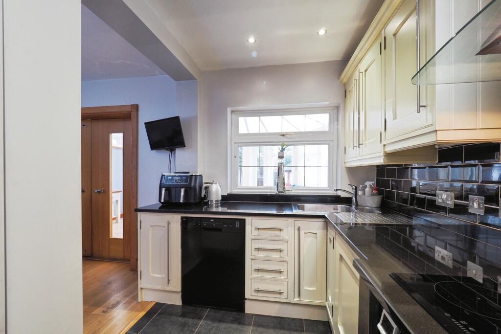 Charlbury Road, Wollaton, Nottingham, NG8 photo 4