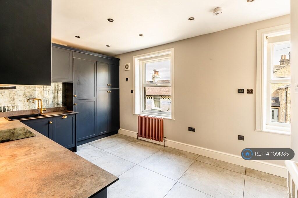 Apartment in Leeds - View 4