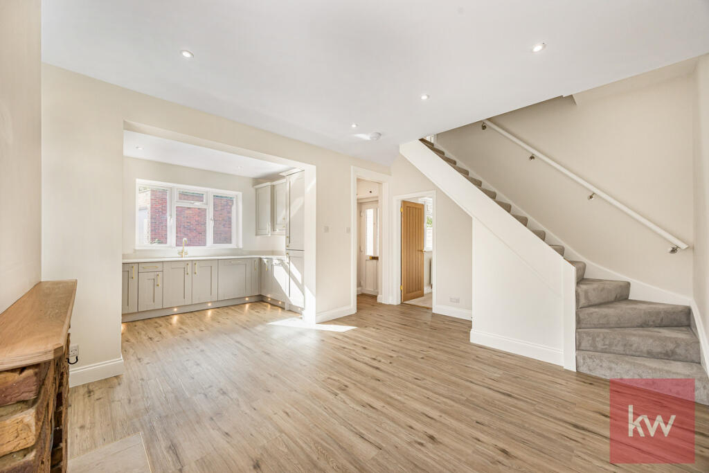 Rose Hill, Binfield, Berkshire, RG42 photo 3