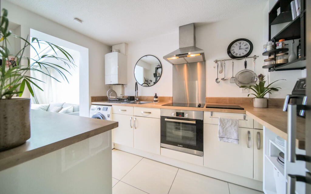House in Swindon - View 5