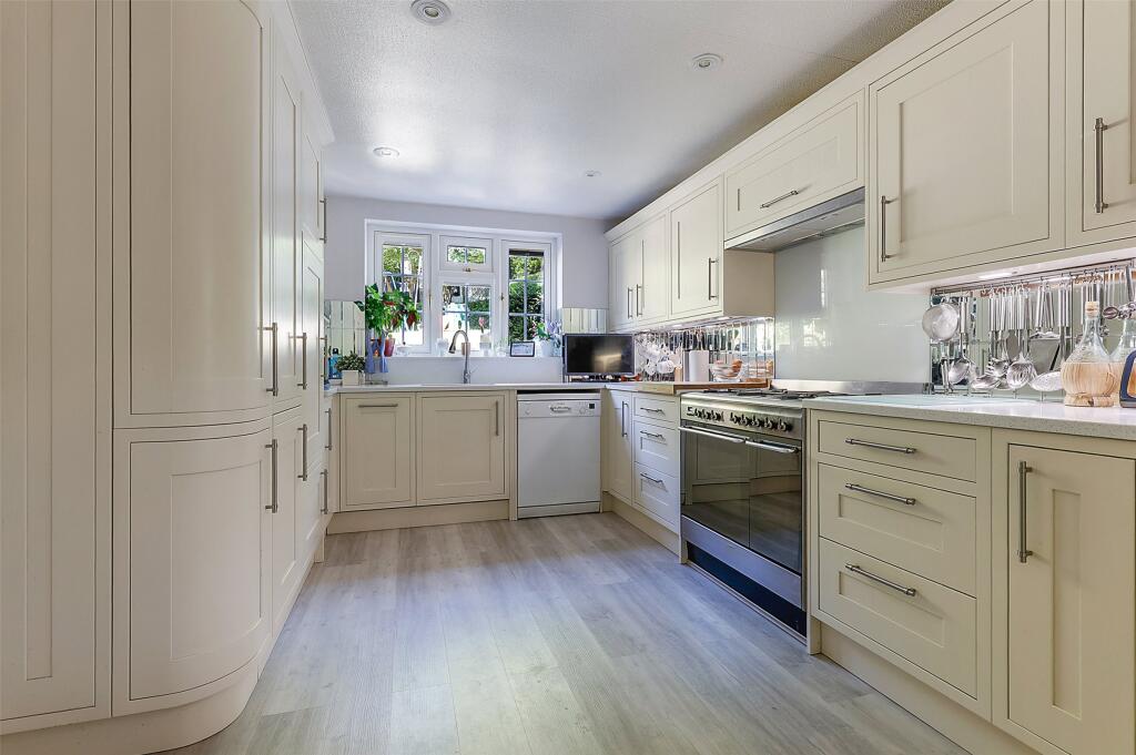 House in Tadworth - View 2