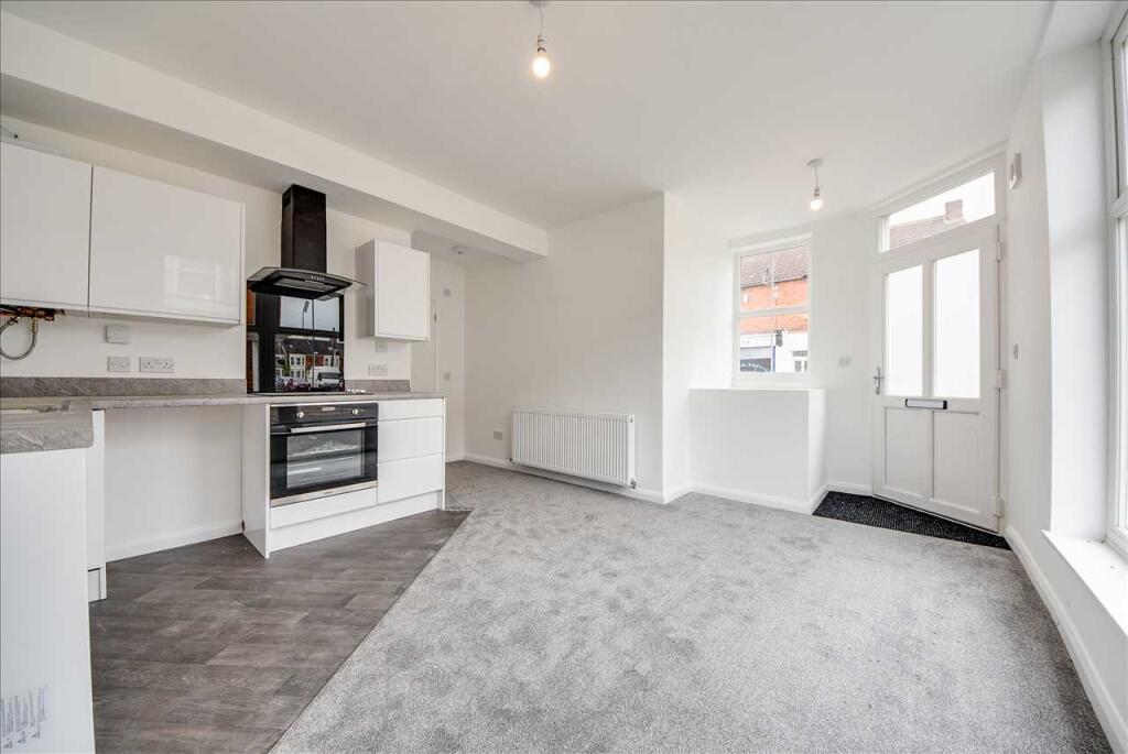 Apartment in Northampton, Abington - View 3