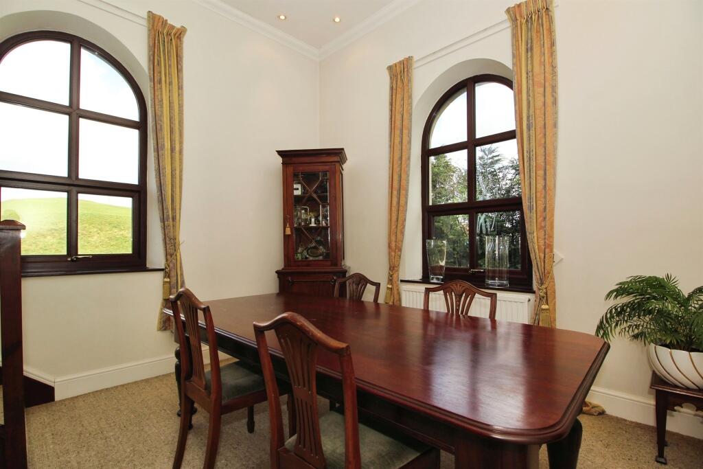Harthill Lane, Gildersome, LEEDS - More