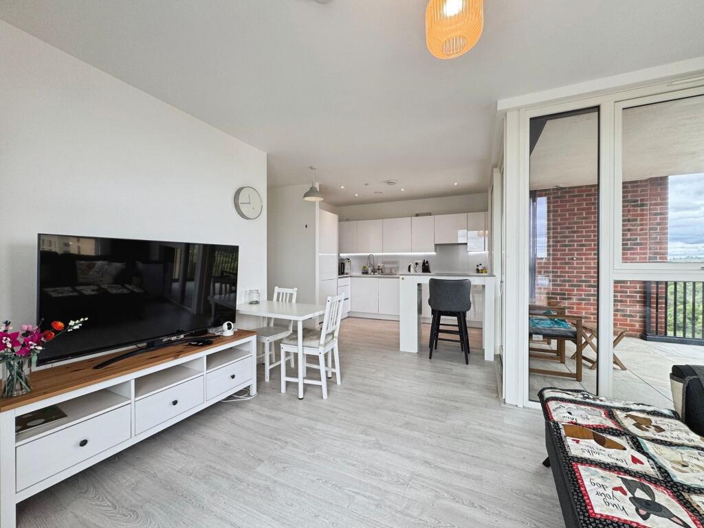 Apartment in London - More