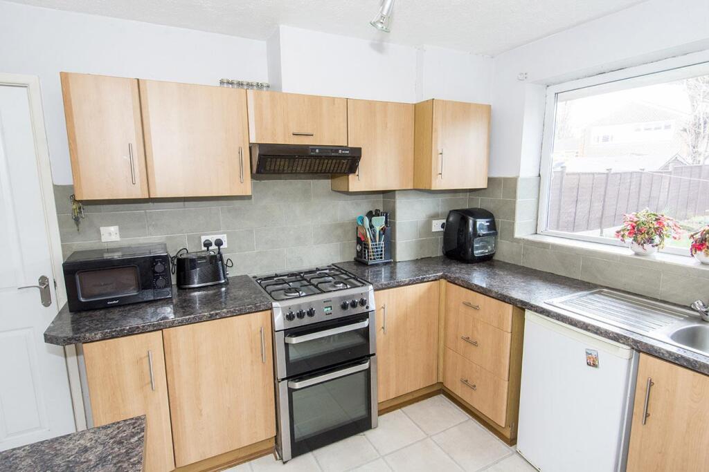 Willow Crescent, Market Harborough photo 3