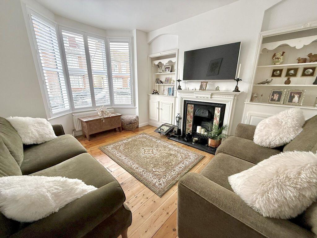 House in Dunstable, Central Bedfordshire - View 2