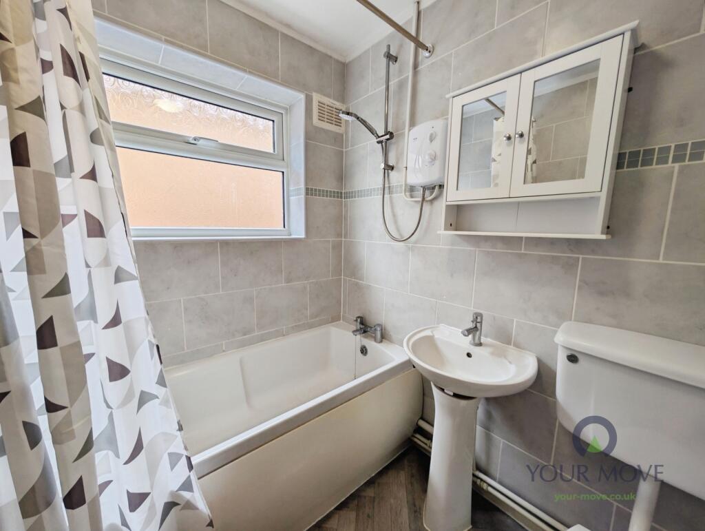 House in Stoke-on-Trent - View 4