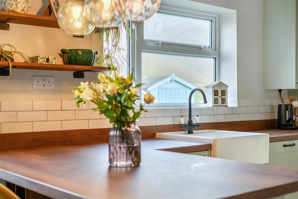 Orchard Estate, Twyford, Berkshire, RG10 photo 3