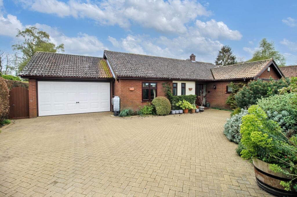Main image of property: Spacious Detached Bungalow in High Kelling