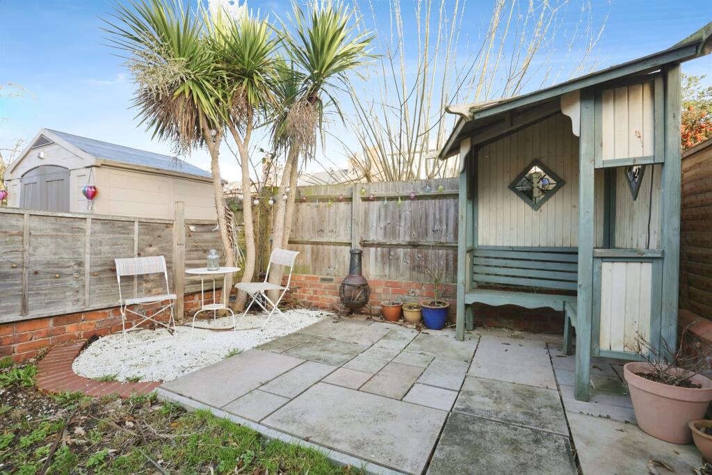 House in Northampton, Phippsville - More
