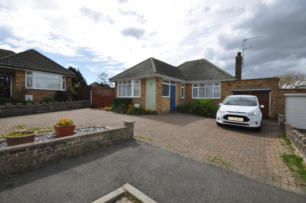 2-bed detached on Rainham Way,frinton-on-sea, £385,000