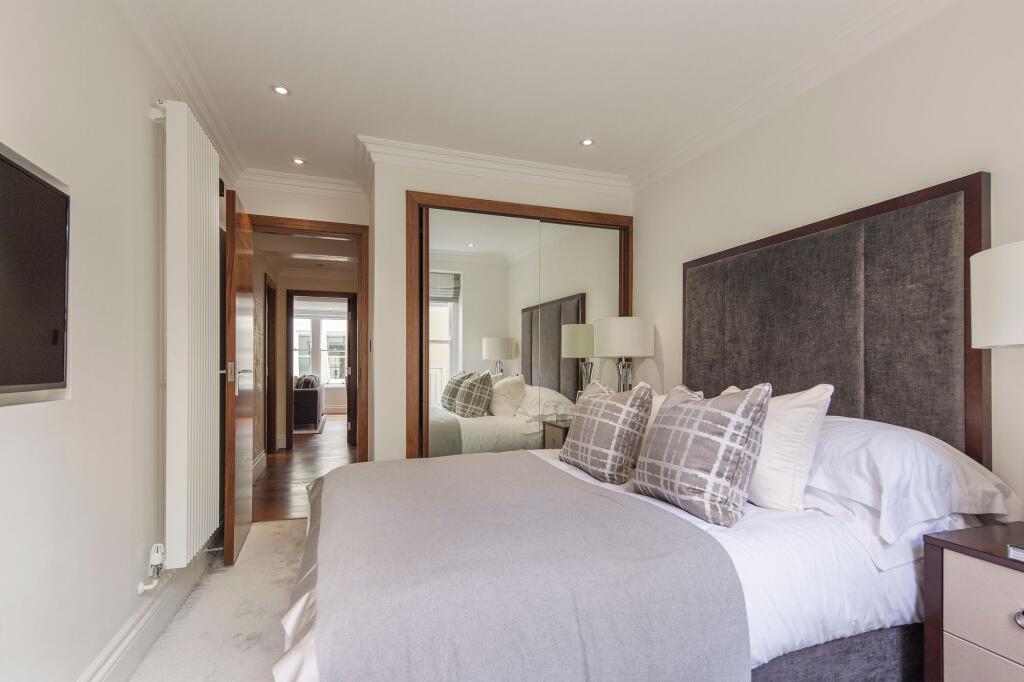 Apartment in London, City of Westminster - View 4