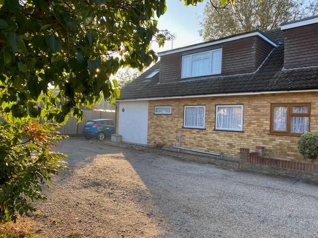 4-bed semi-detached on Nansen Avenue, Rochford, SS4, £375,000