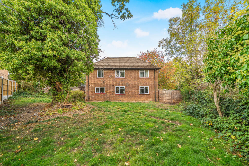 Swakeleys Road, Ickenham, Uxbridge photo 4
