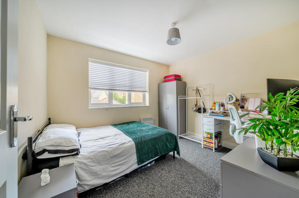 Apartment in Blunsdon St Andrew, Haydon Wick - More