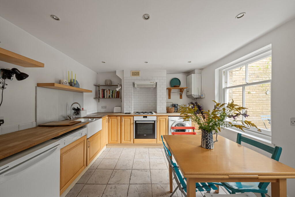 House in London, Mercator Estate, Hither Green - View 5