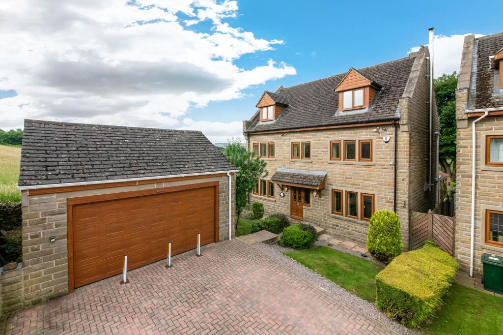 5-bed detached on Teal Lodge, Lakeside View, Penistone, £675,000