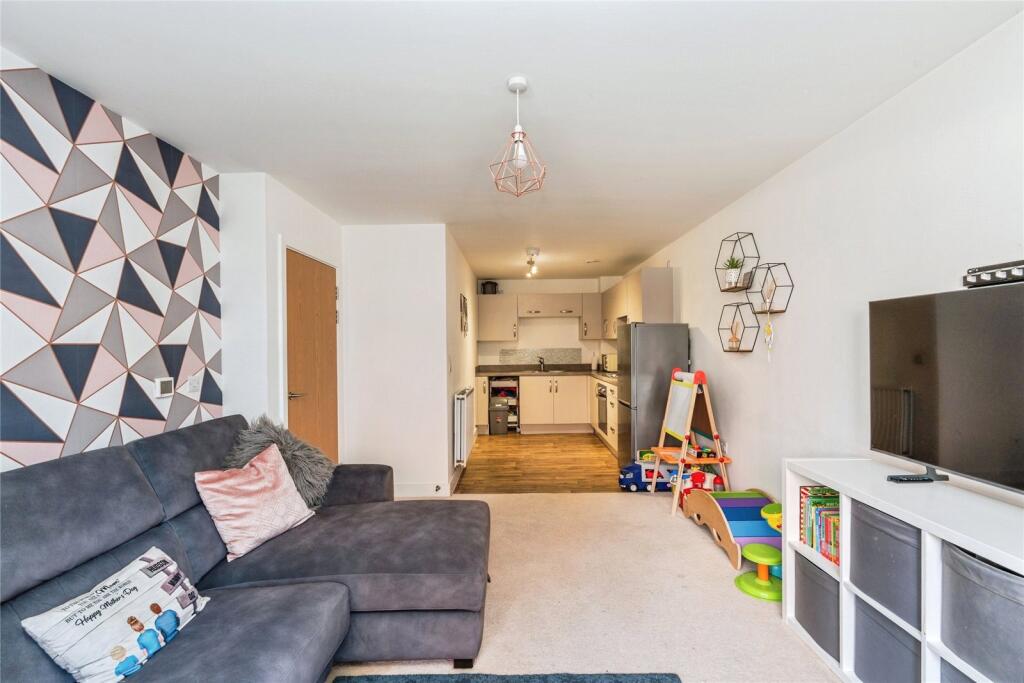 Apartment in Southampton - View 3