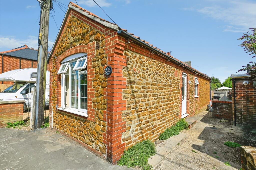 Main image of property: High Street, Heacham, King's Lynn, Norfolk, PE31