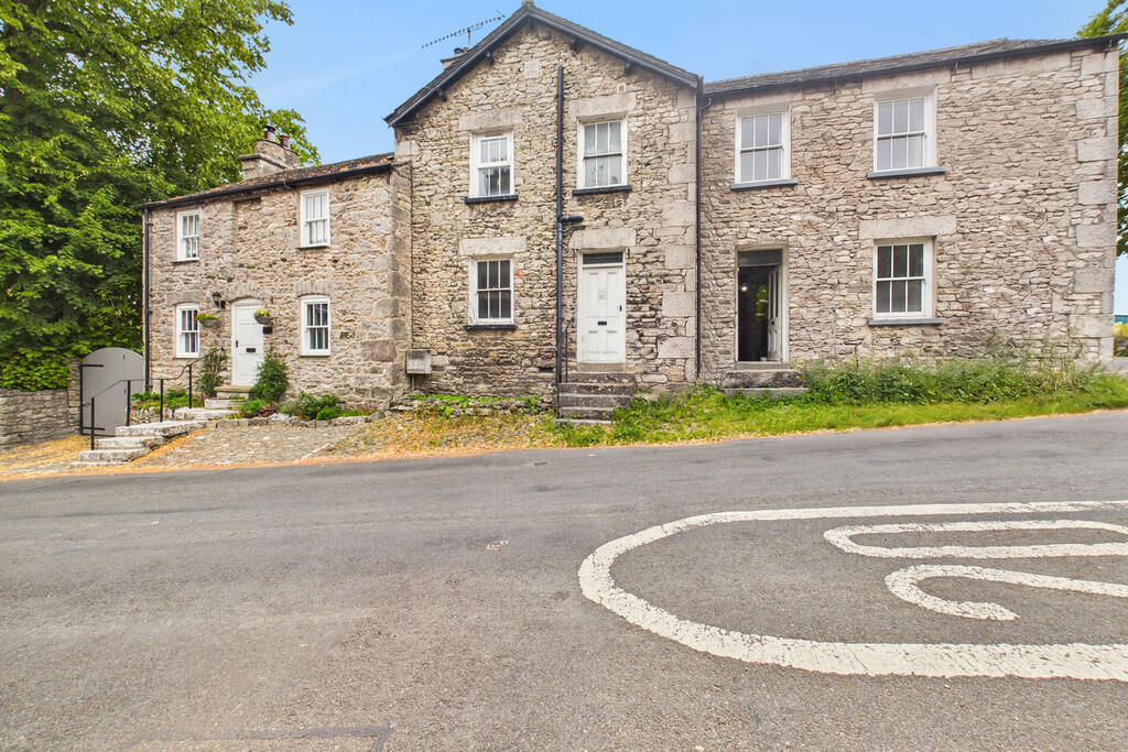 Main image of property: Ivy Cottage, Beetham, Milnthorpe, Cumbria, LA7 7AL
