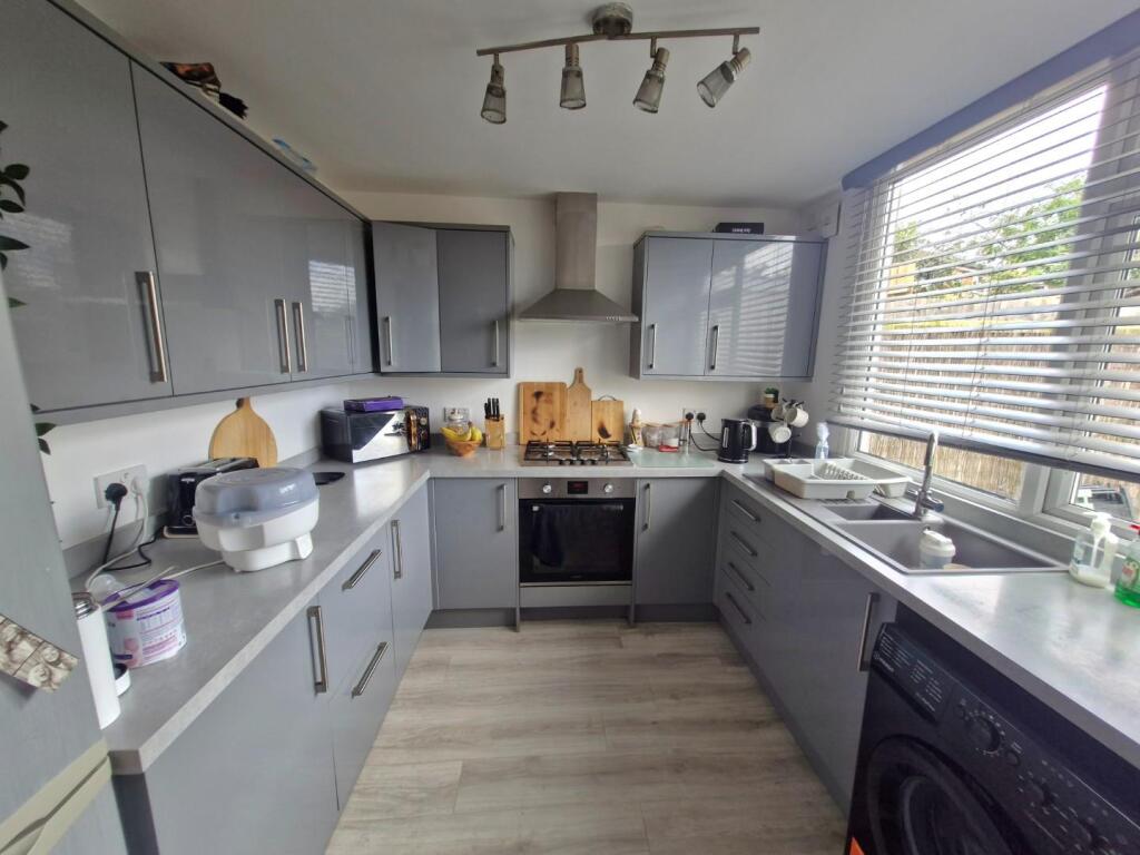 House in Northampton, West Northamptonshire - View 2