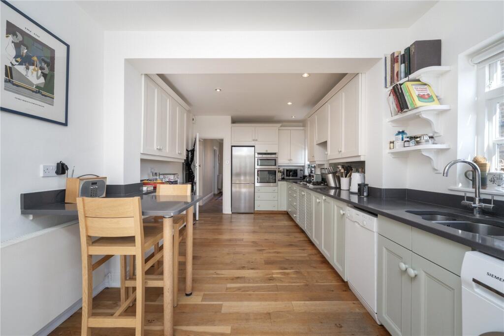 Denmark Avenue, Wimbledon, London, SW19 - More