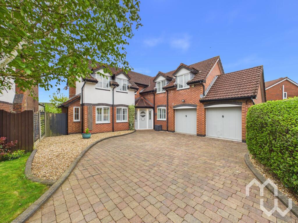 4-bed detached on Park Farm Close, Longton, PR4, £500,000