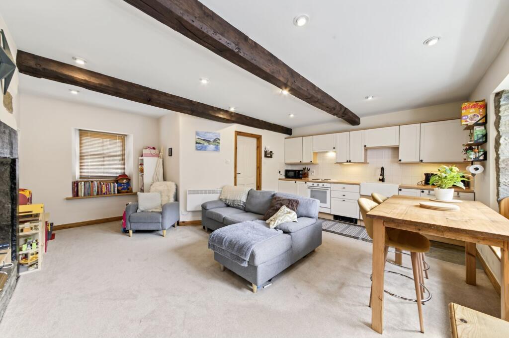House in Huddersfield - View 2