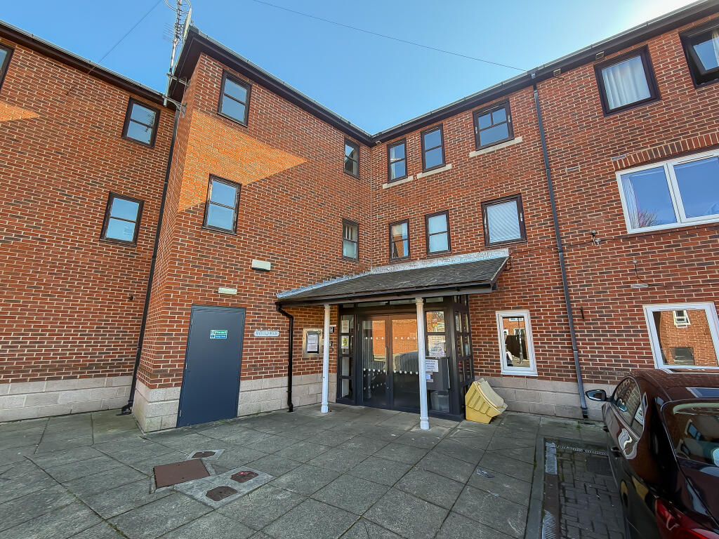 Apartment in North Tyneside, North East
