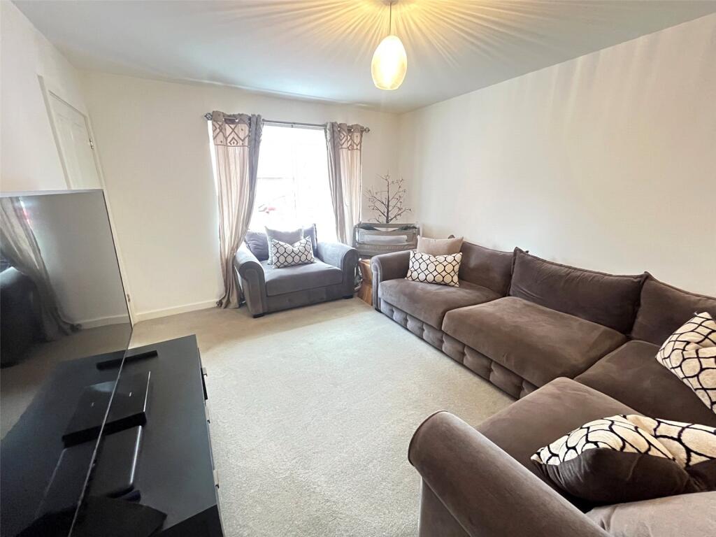 House in Daventry, West Northamptonshire - View 3