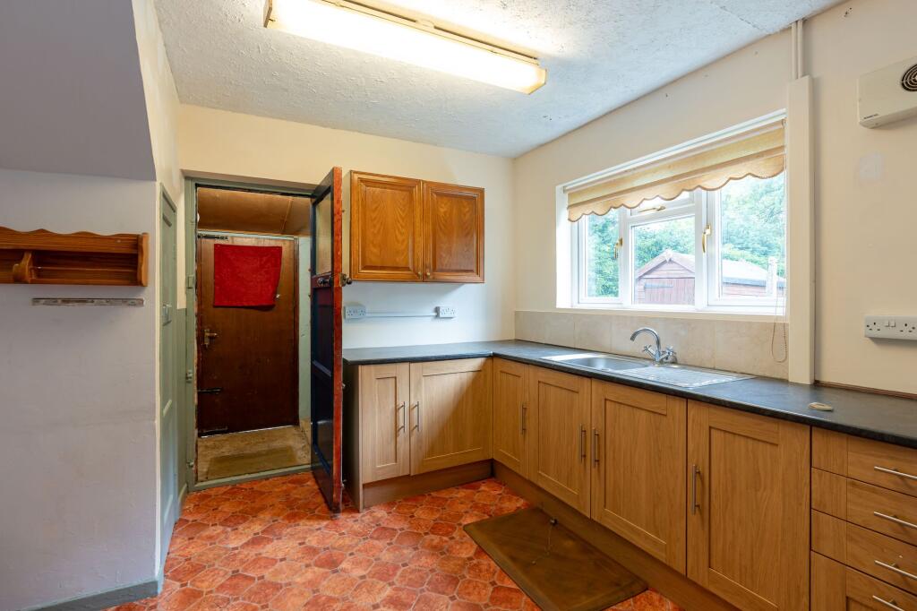 Borrowmead Road, Headington, OX3 photo 3