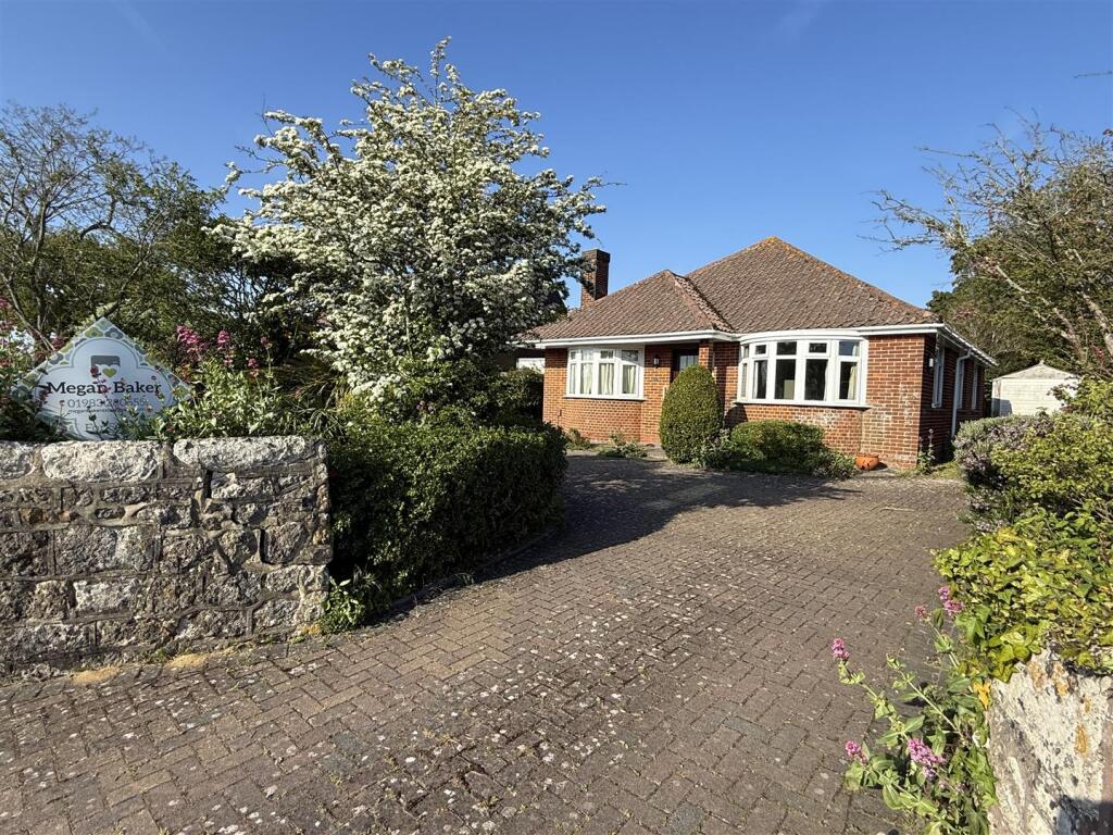 Main image of property: Baring Road, Cowes