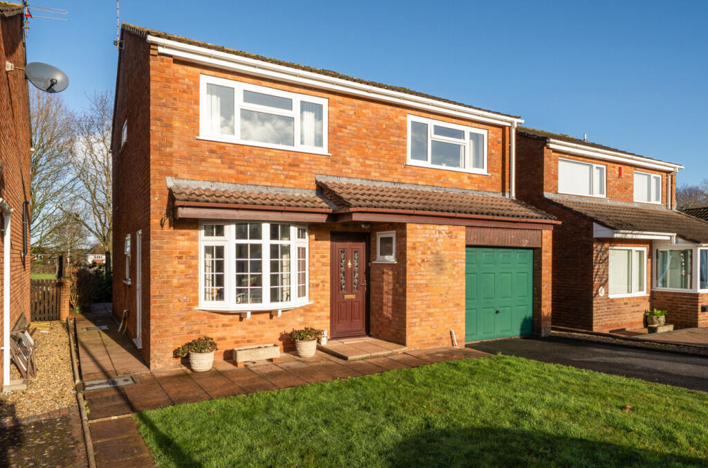 4-bed detached on Queens Road, Wellington, Somerset, TA21, £385,000